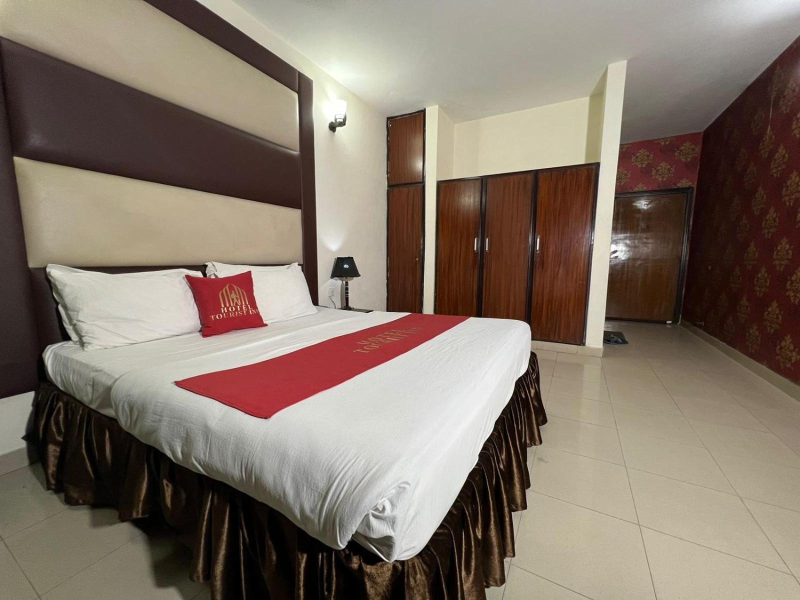 Hotel Tourist Inn Lahore Exteriér fotografie